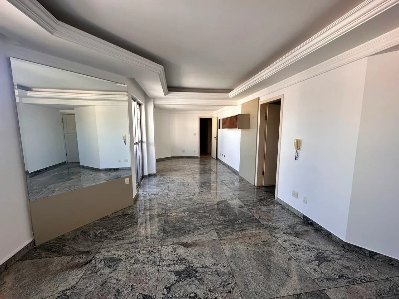Apartamento com ótima localização - Centro