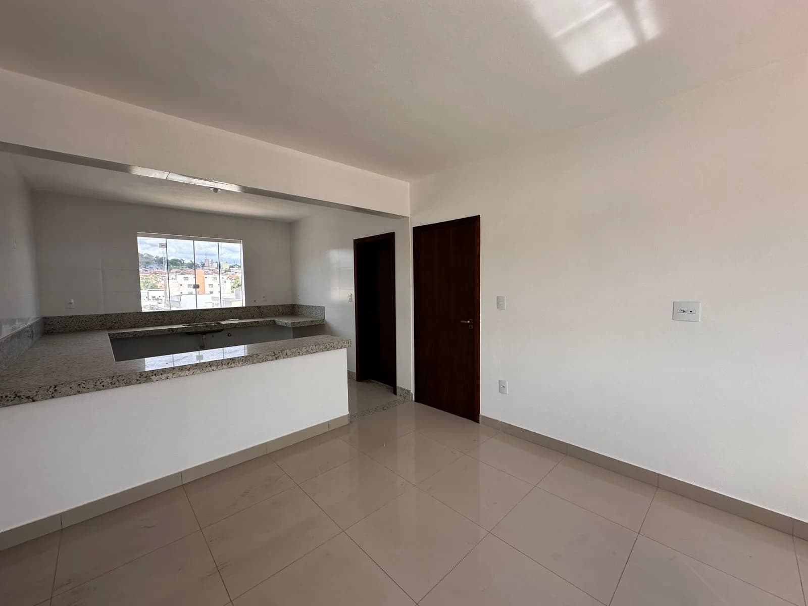 Apartamento com ótimo acabamento - Sion