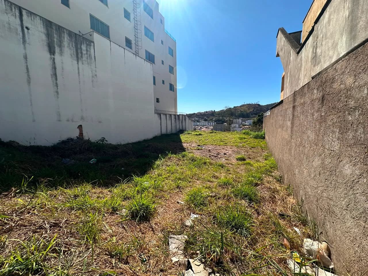 Lote com 573 m² comercial -