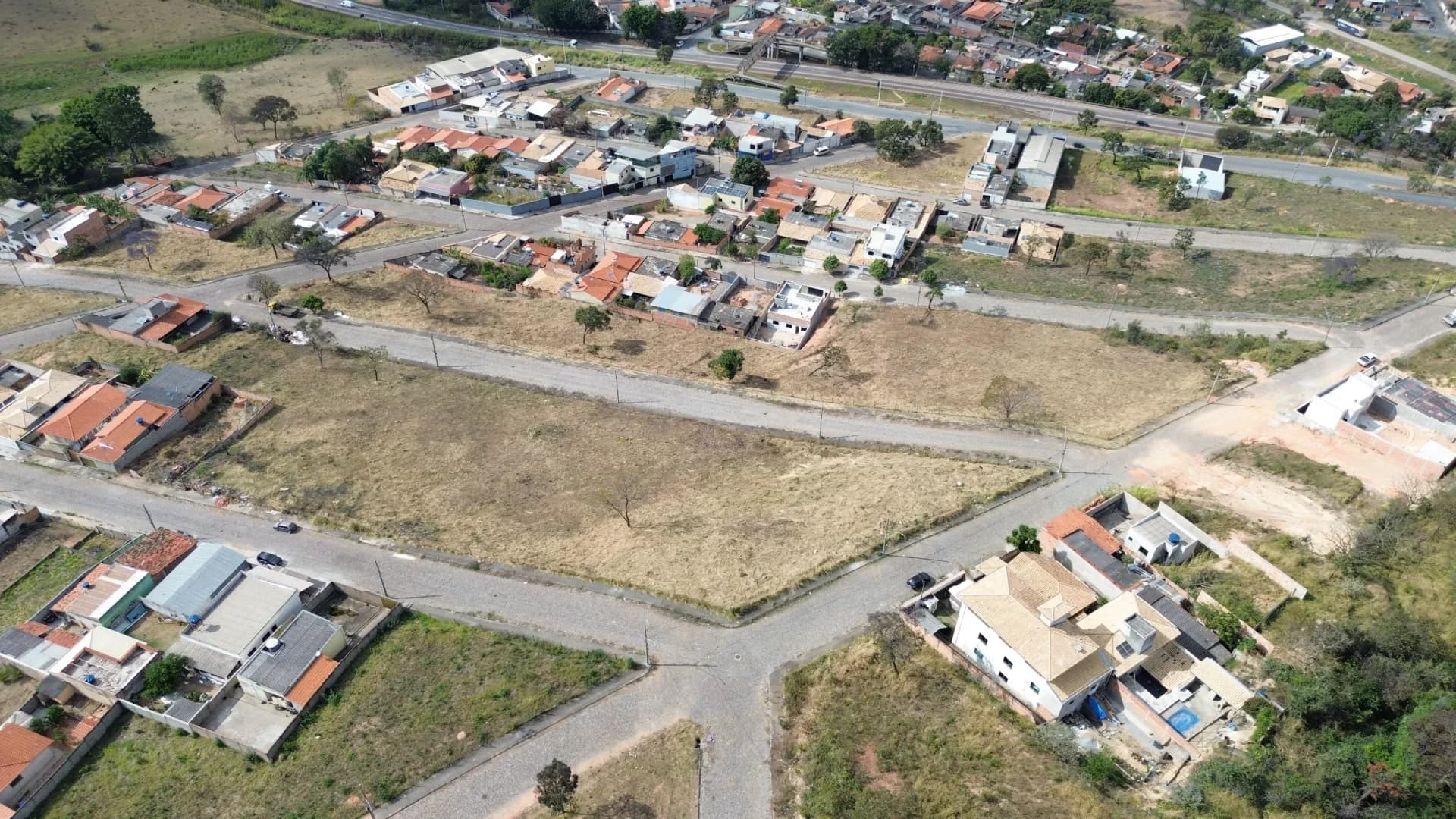 Lotes a partir de 300 m² - Piaguassu