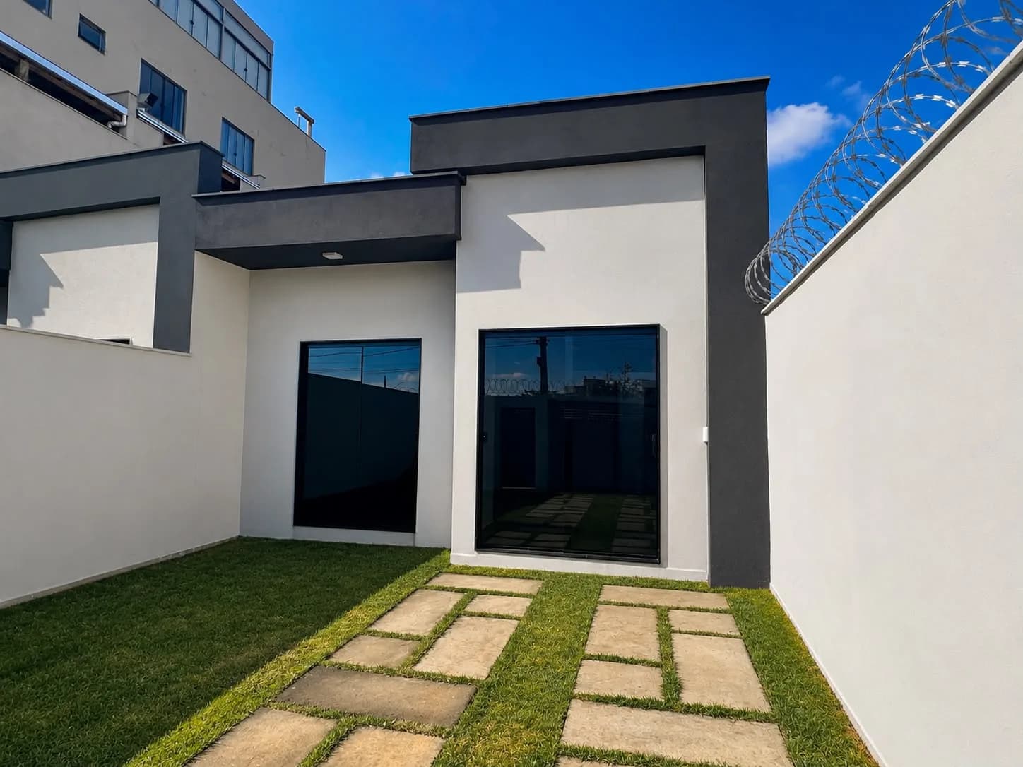 Casa com incrível acabamento - Sion